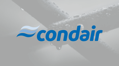 Condair-logo mustavalkoisen haalean taustan päällä